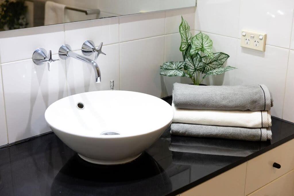 New! A Comfy & Stylish Next To Darling Harbour Sydney